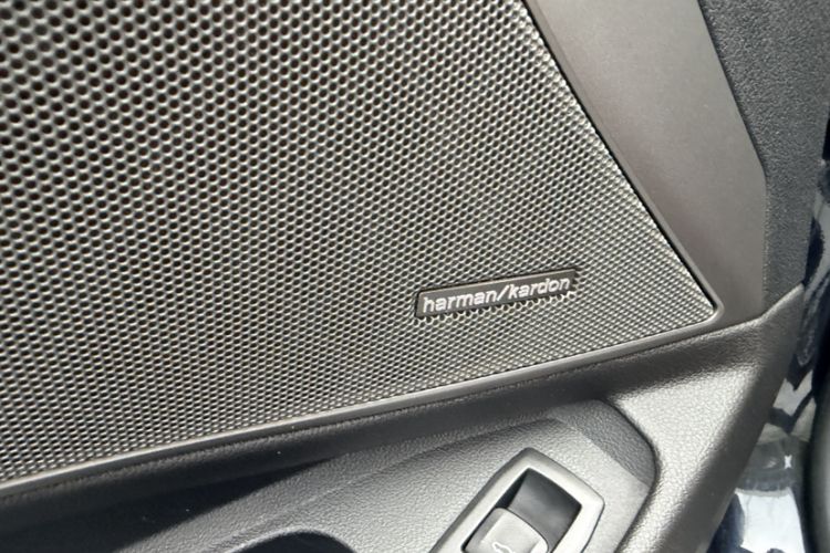 Used BMW 3 Series 2022 Restyled 330Li xDrive M Sport Night Edition Package Interior 3