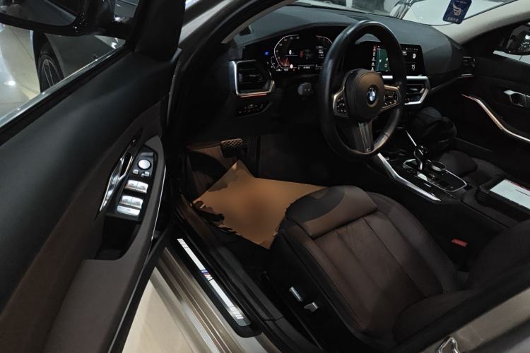 Used BMW 3 Series 2022 325Li M Sport Package Interior 3