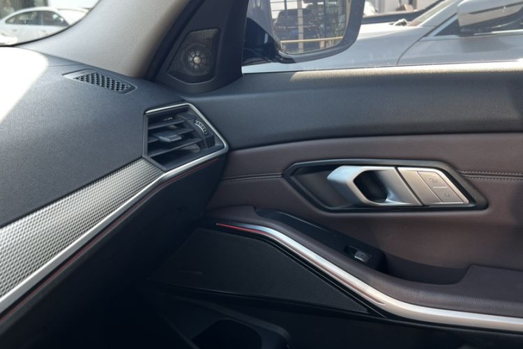 Used BMW 3 Series 2022 325i M Sport Night Edition Package Interior 3