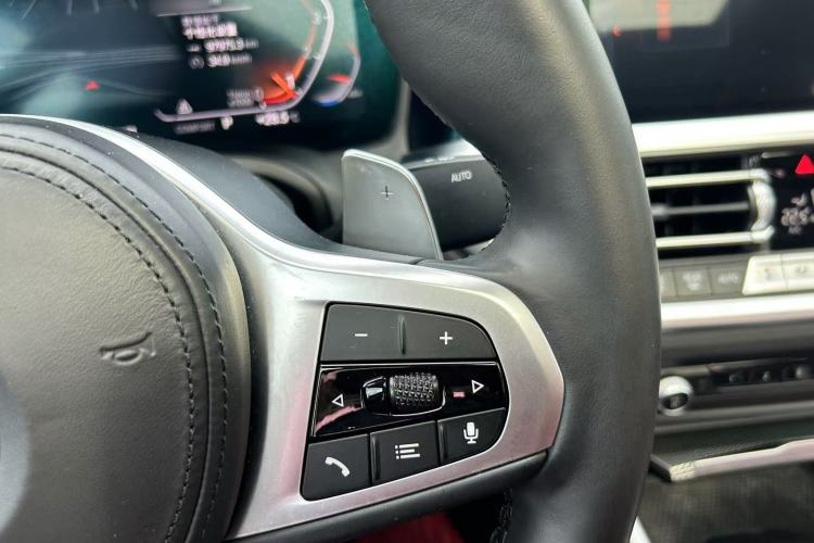 Used BMW 3 Series 2022 Revised 325i M Sport Night Edition Package Interior 4