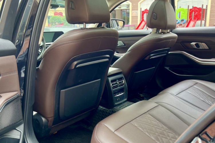 Used BMW 3 Series 2022 325Li M Sport Package Interior 4