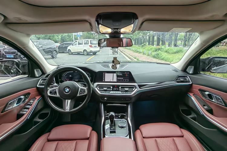Used BMW 3 Series 2022 Restyled 320Li M Sport Package Interior 4