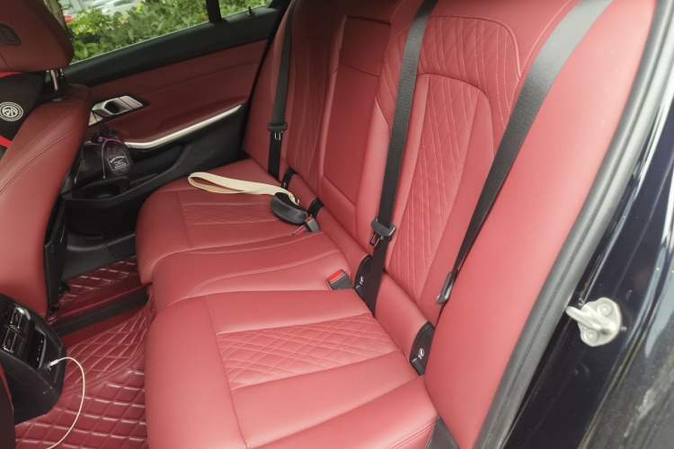 Used BMW 3 Series 2022 Restyled 320Li M Sport Package Interior 4