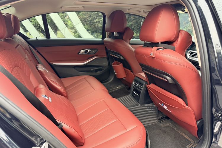 Used BMW 3 Series 2022 Restyled 330Li xDrive M Sport Night Edition Package Interior 4