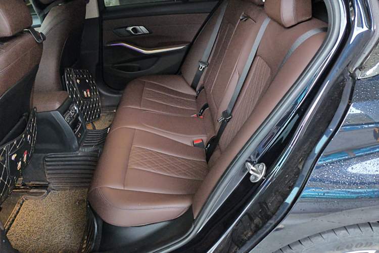 Used BMW 3 Series 2022 325i M Sport Package Interior 4