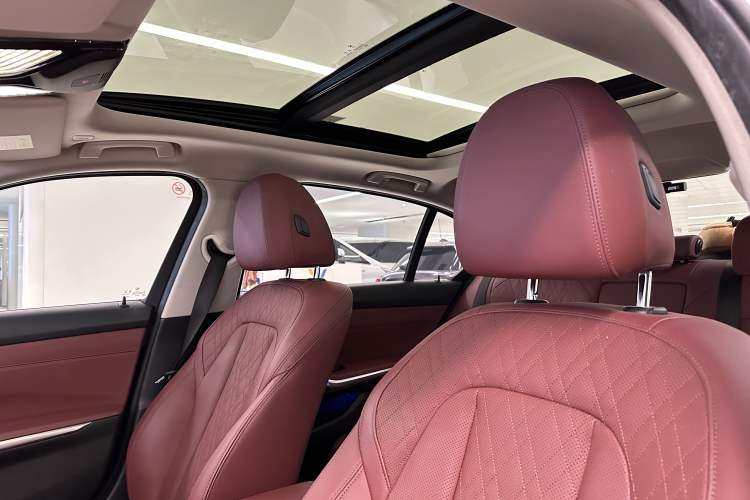 Used BMW 3 Series 2022 325Li M Sport Package Interior 8