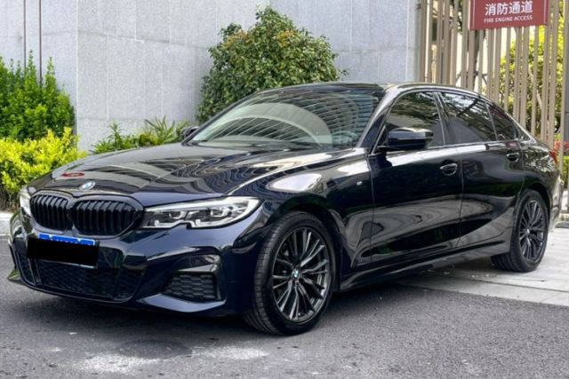 Ojetý BMW 3 Series 2022 325Li M Sport Night Edition Package