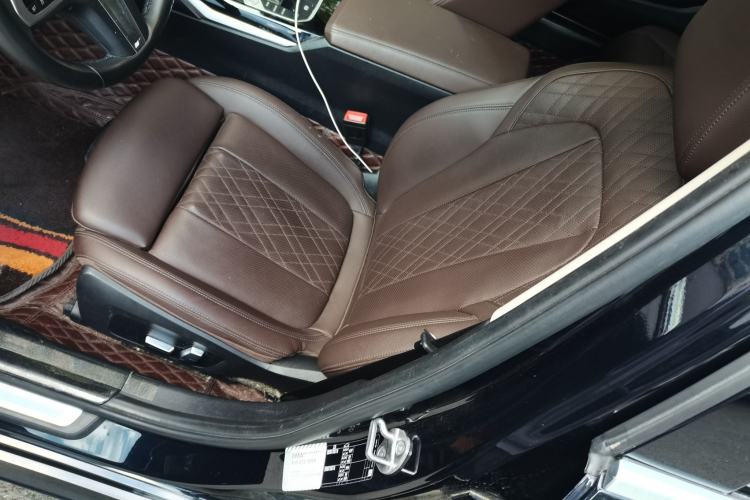 Used BMW 3 Series 2022 320Li M Sport Package Left Front Seat