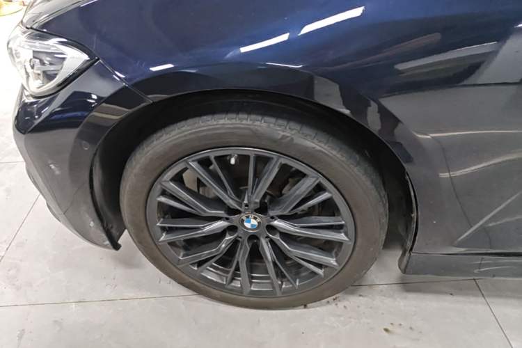 Used BMW 3 Series 2022 325Li M Sport Night Edition Package Left Front Wheel Hub