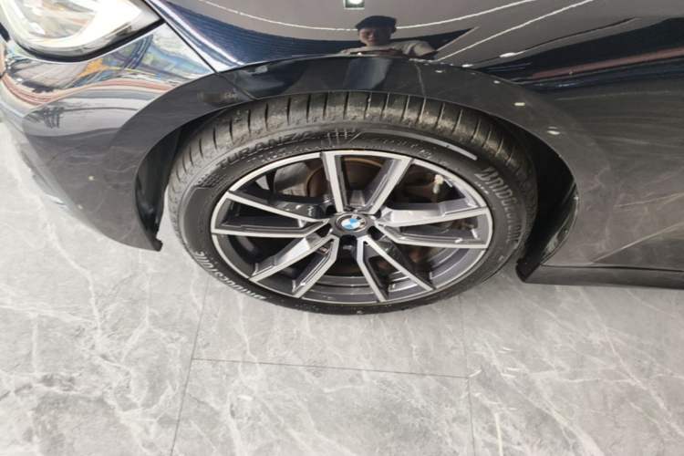 Used BMW 3 Series 2022 325Li M Sport Package Left Front Wheel Hub