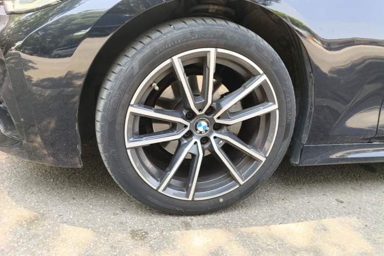Used BMW 3 Series 2022 320Li M Sport Package Left Front Wheel Hub
