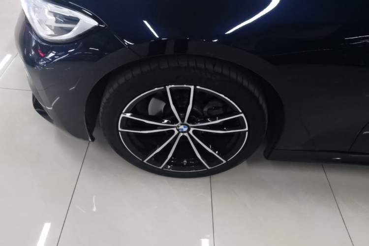 Used BMW 3 Series 2022 325i M Sport Package Left Front Wheel Hub