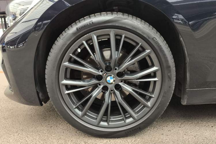Used BMW 3 Series 2022 Restyled 325Li M Sport Night Edition Package Left Front Wheel Hub