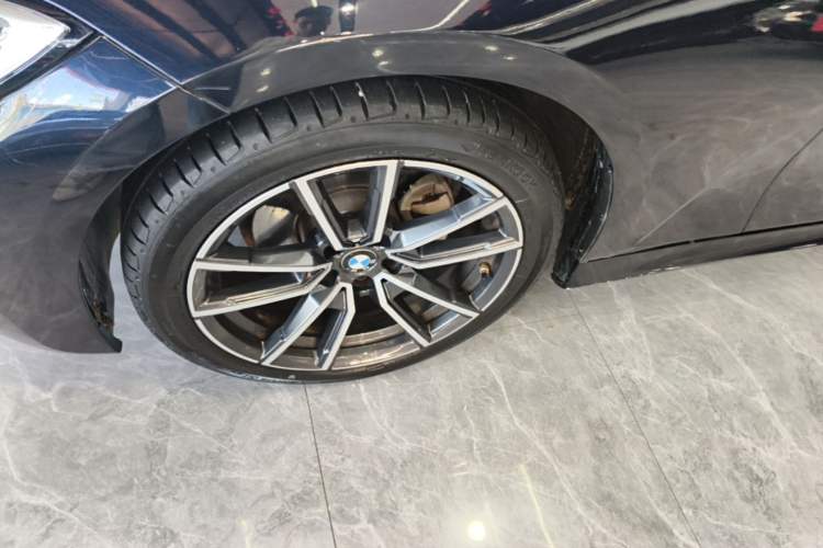 Used BMW 3 Series 2022 320Li M Sport Package Left Front Wheel Hub