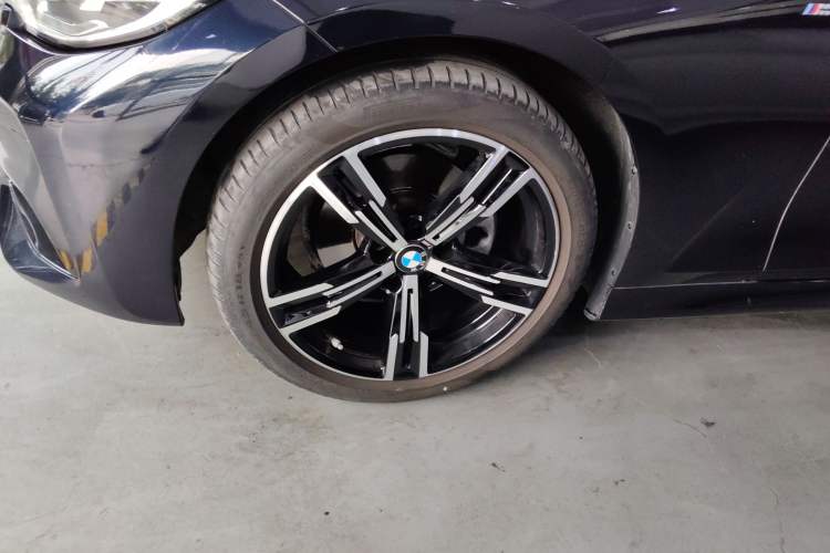Used BMW 3 Series 2022 325i M Sport Package Left Front Wheel Hub