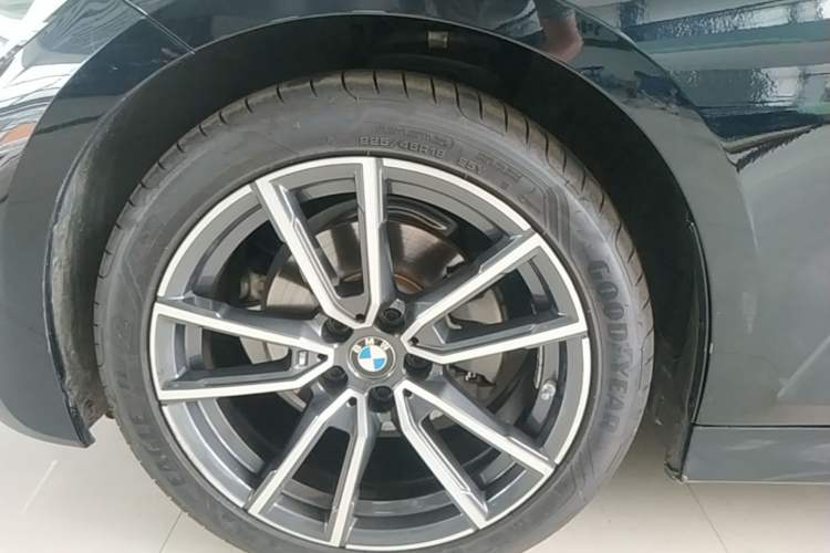Used BMW 3 Series 2022 325Li M Sport Package Left Front Wheel Hub