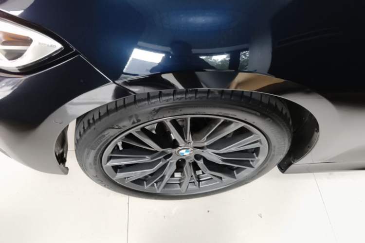 Used BMW 3 Series 2022 325Li M Sport Night Edition Package Left Front Wheel Hub