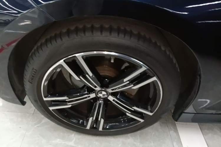 Used BMW 3 Series 2022 Updated 325i M Sport Package Left Front Wheel Hub