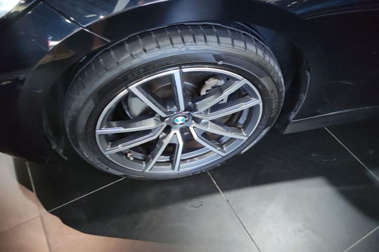 Used BMW 3 Series 2022 Updated 325Li M Sport Package Left Front Wheel Hub