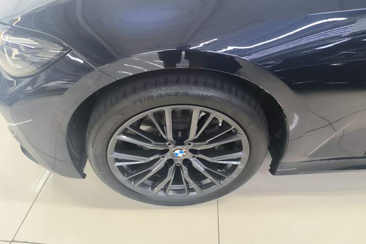 Used BMW 3 Series 2022 325i M Sport Night Edition Package Left Front Wheel Hub