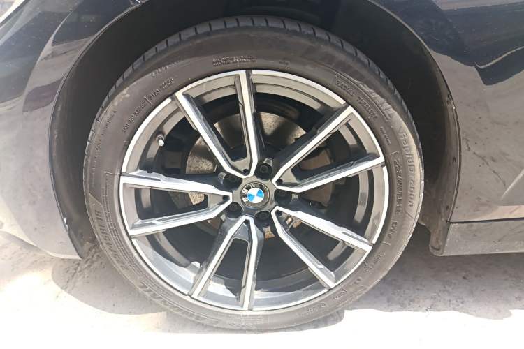 Used BMW 3 Series 2022 325Li M Sport Package Left Front Wheel Hub