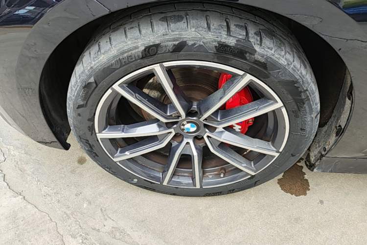 Used BMW 3 Series 2022 325Li M Sport Package Left Front Wheel Hub
