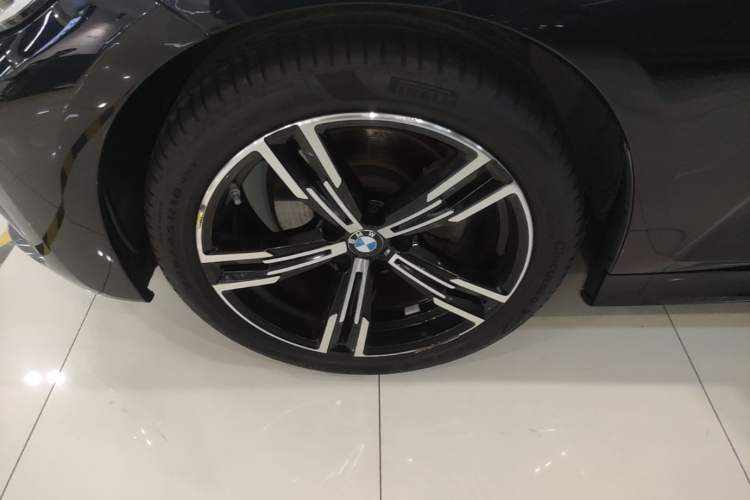 Used BMW 3 Series 2022 Updated 325i M Sport Package Left Front Wheel Hub