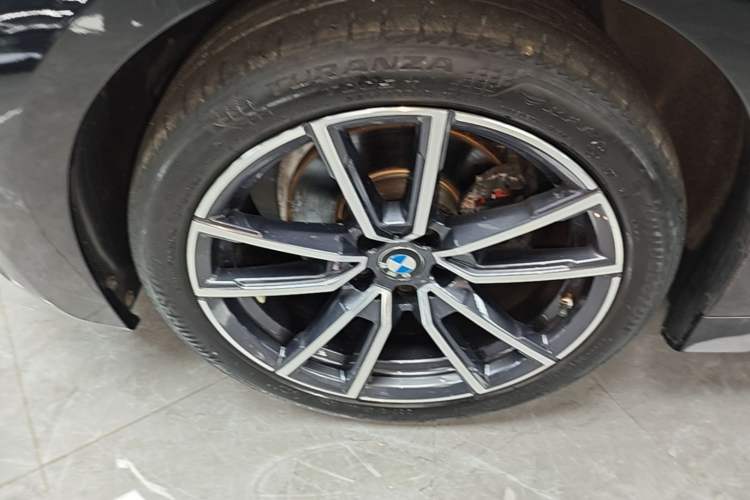 Used BMW 3 Series 2022 325Li M Sport Package Left Front Wheel Hub
