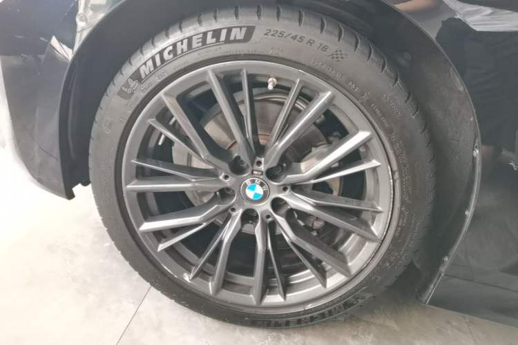 Used BMW 3 Series 2022 325Li M Sport Night Edition Package Left Front Wheel Hub