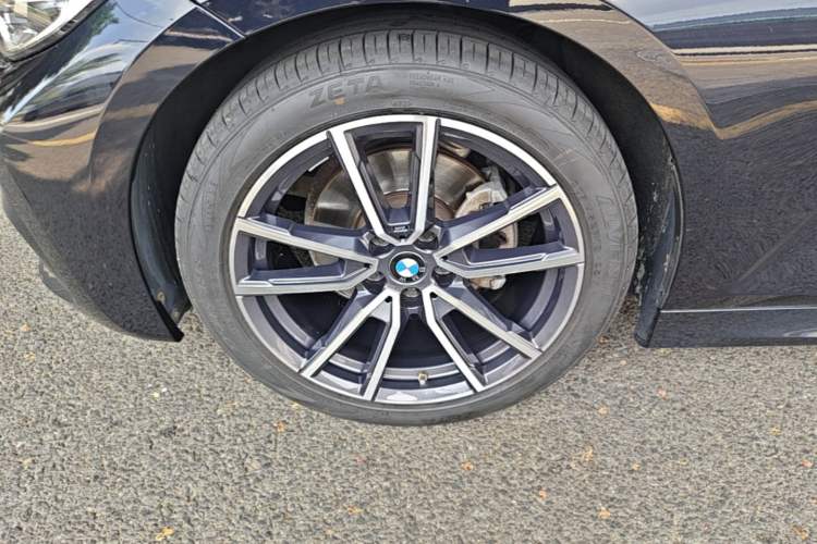 Used BMW 3 Series 2022 325Li M Sport Package Left Front Wheel Hub