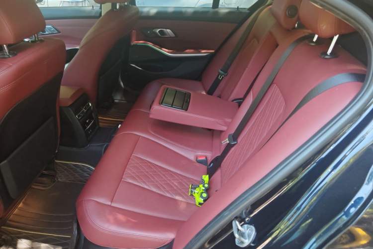 Used BMW 3 Series 2022 330i M Sport Night Edition Left Rear Seat