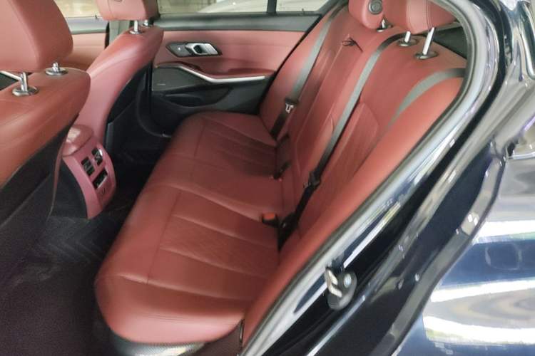 Used BMW 3 Series 2022 325i M Sport Night Edition Package Left Rear Seat