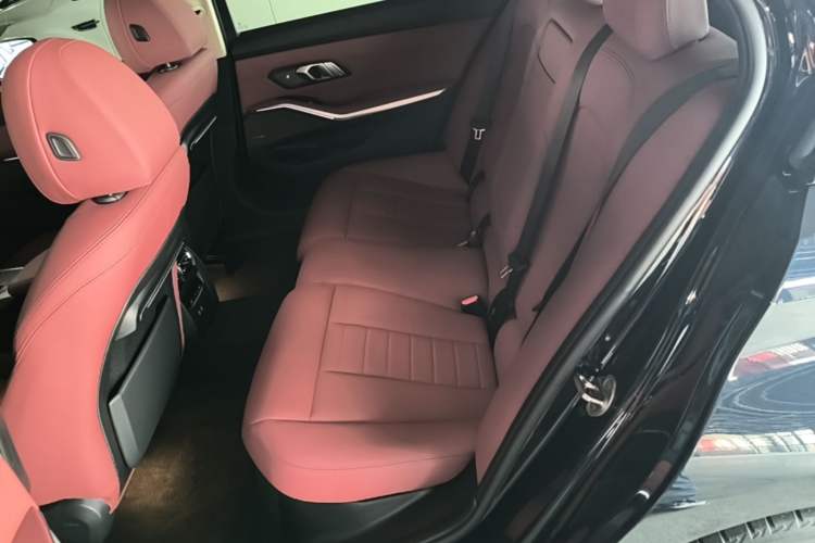 Used BMW 3 Series 2022 325Li M Sport Night Edition Package Left Rear Seat