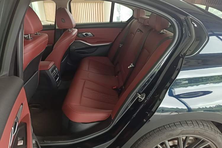 Used BMW 3 Series 2022 330i M Sport Night Edition Left Rear Seat