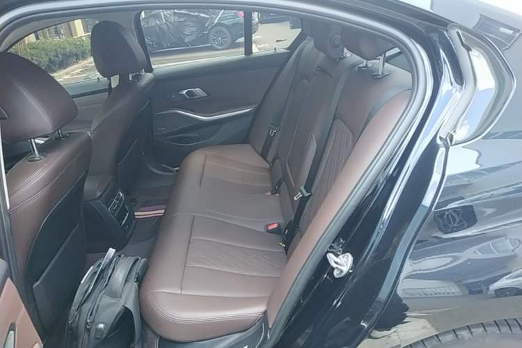 Used BMW 3 Series 2022 325i M Sport Night Edition Package Left Rear Seat