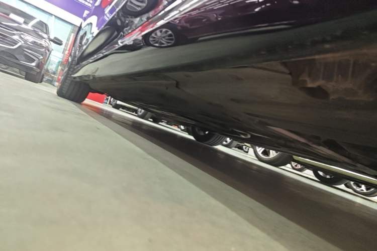 Used BMW 3 Series 2022 325Li M Sport Package Left Side Sill