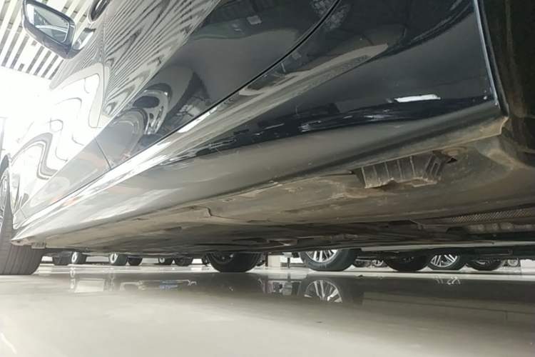 Used BMW 3 Series 2022 325Li M Sport Package Left Side Sill