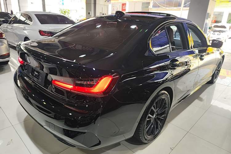Used BMW 3 Series 2022 Revised 325i M Sport Night Edition Package Rear Right 45 Deg