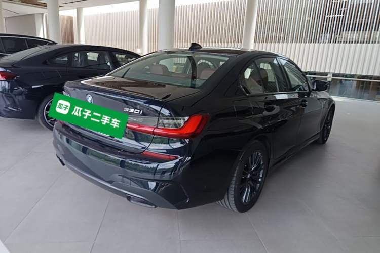 Used BMW 3 Series 2022 330i M Sport Night Edition Rear Right 45 Deg