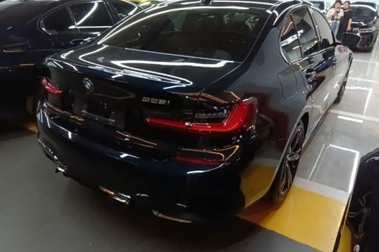 Used BMW 3 Series 2022 Updated 325i M Sport Package Rear Right 45 Deg