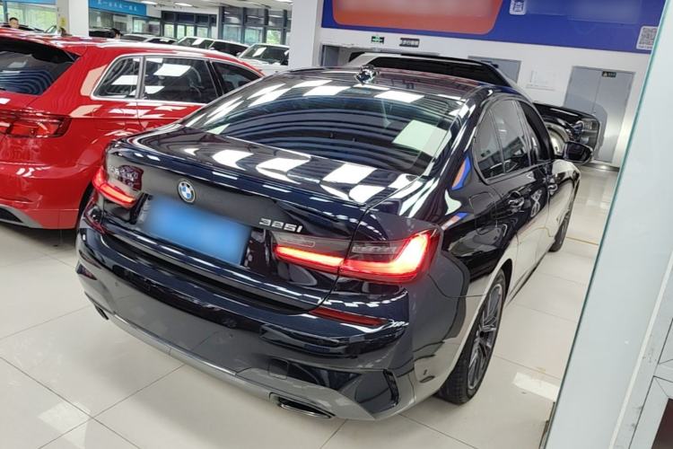 Used BMW 3 Series 2022 325i M Sport Night Edition Package Rear Right 45 Deg