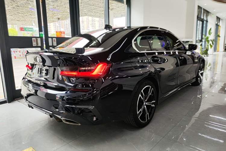 Used BMW 3 Series 2022 325i M Sport Package Rear Right 45 Deg