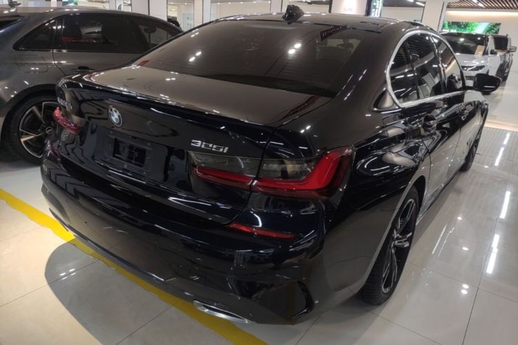 Used BMW 3 Series 2022 Updated 325i M Sport Package Rear Right 45 Deg