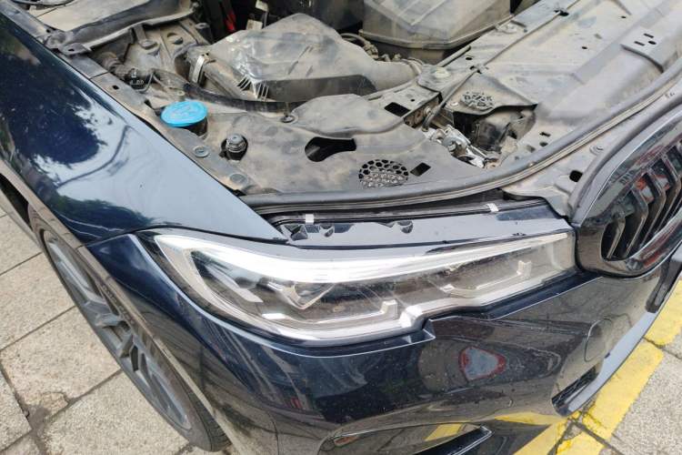 Used BMW 3 Series 2022 Restyled 330Li xDrive M Sport Night Edition Package Right Front Headlight