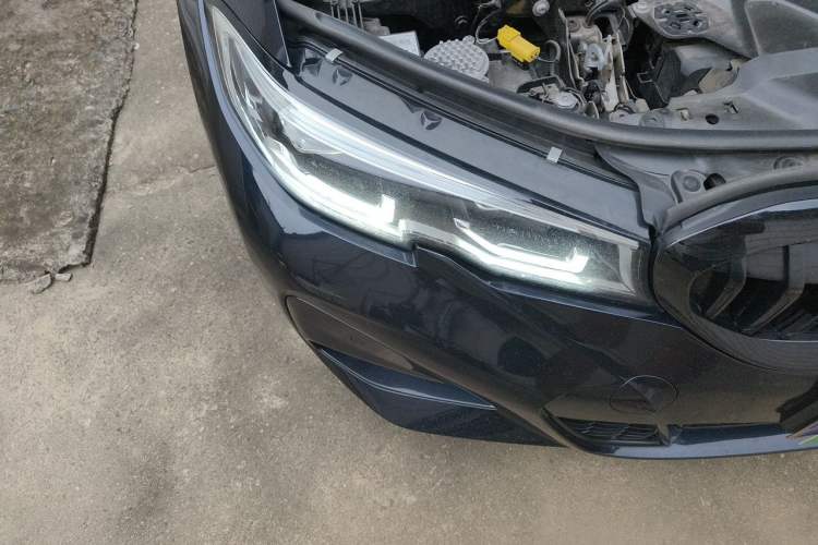 Used BMW 3 Series 2022 Restyled 325Li M Sport Night Edition Package Right Front Headlight