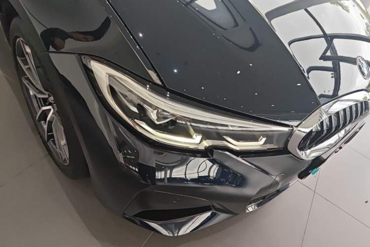 Used BMW 3 Series 2022 Updated 325Li M Sport Package Right Front Headlight