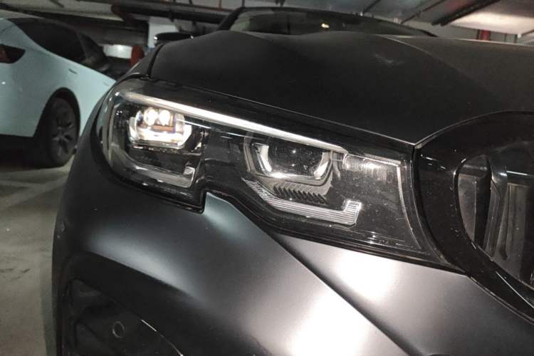 Used BMW 3 Series 2022 330i M Sport Night Edition Right Front Headlight