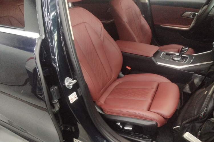 Used BMW 3 Series 2022 325Li M Sport Package Right Front Seat