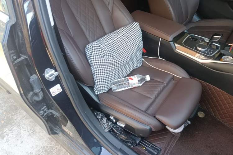 Used BMW 3 Series 2022 325Li M Sport Package Right Front Seat