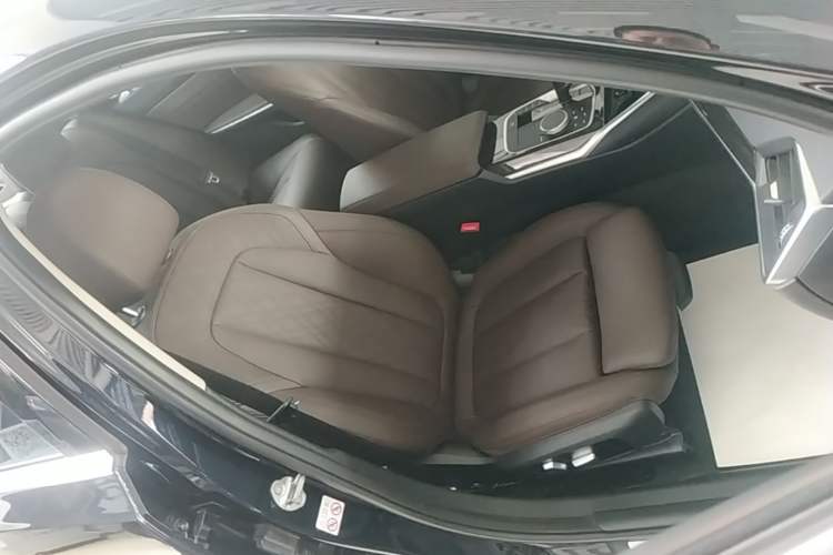 Used BMW 3 Series 2022 325Li M Sport Package Right Front Seat
